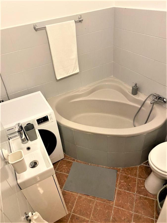 דירות בודפשט Quiet And Private Studio In The Center מראה חיצוני תמונה