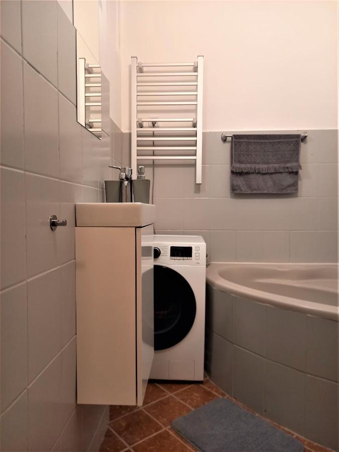 דירות בודפשט Quiet And Private Studio In The Center מראה חיצוני תמונה